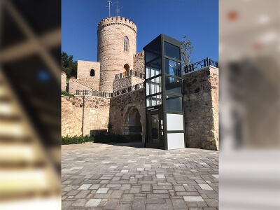 Вертикальные подъемники для инвалидов закрытого типа