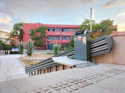 Лестничные подъемники для инвалидов прямого типа